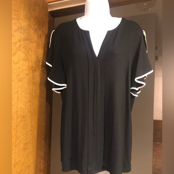 NWT! Women’s size Large Blouse. The Limited brand - Picture 1 of 9